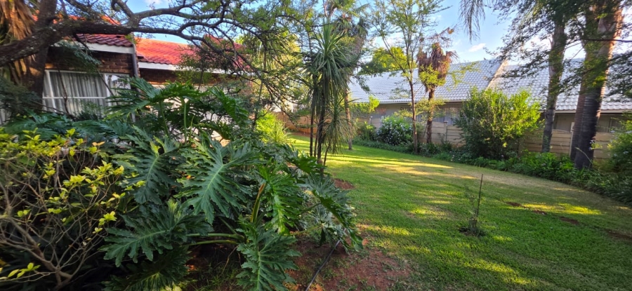 5 Bedroom Property for Sale in Wilkoppies North West